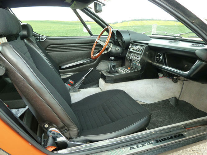 1973 Alfa Romeo Montreal Interior