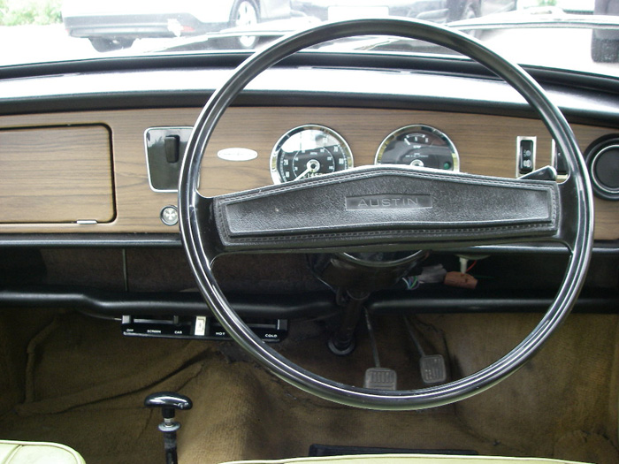 1972 Austin 1100 MK3 Dashboard Steering Wheel