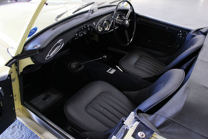 1957 Austin Healey 100-6 BN4 Interior