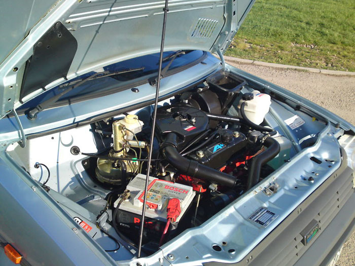 1987 austin metro 1.3l 5 door engine bay