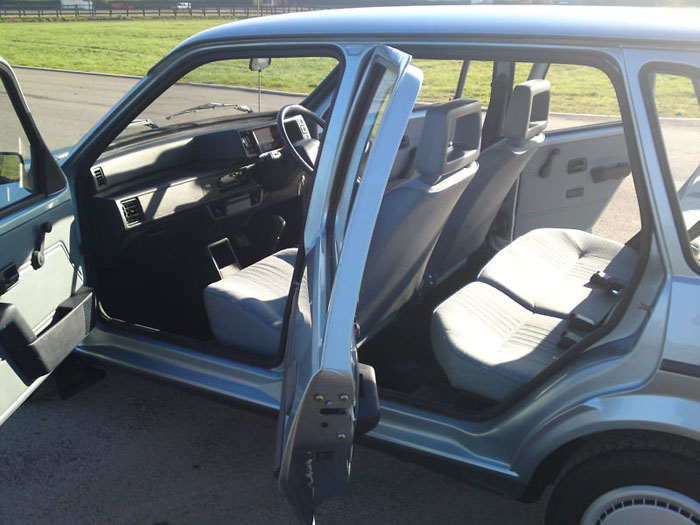 1987 austin metro 1.3l 5 door interior 2