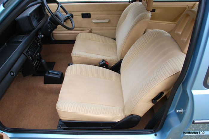 1981 mk1 austin mini metro 1.3 automatic interior 2