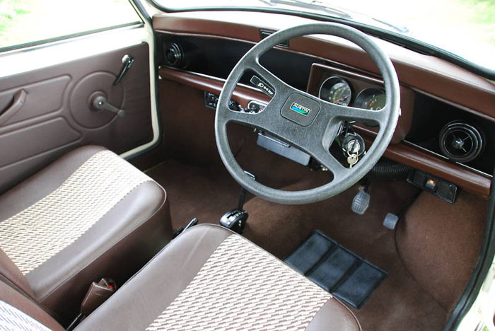 1985 austin mini city auto interior 1