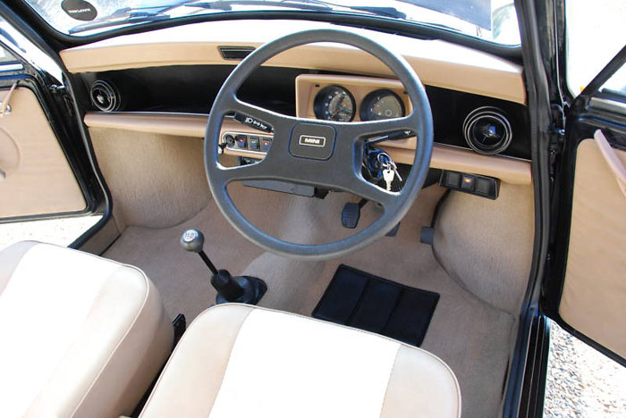 1988 mini 1000 city interior 1