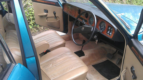 1974 Austin Vanden Plas 1500 Auto Front Interior