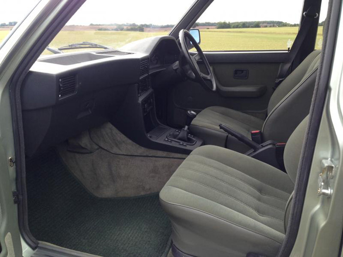 1982 BMW E28 525i Front Interior