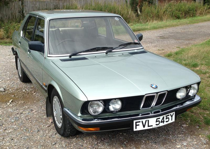1982 BMW E28 525i Front