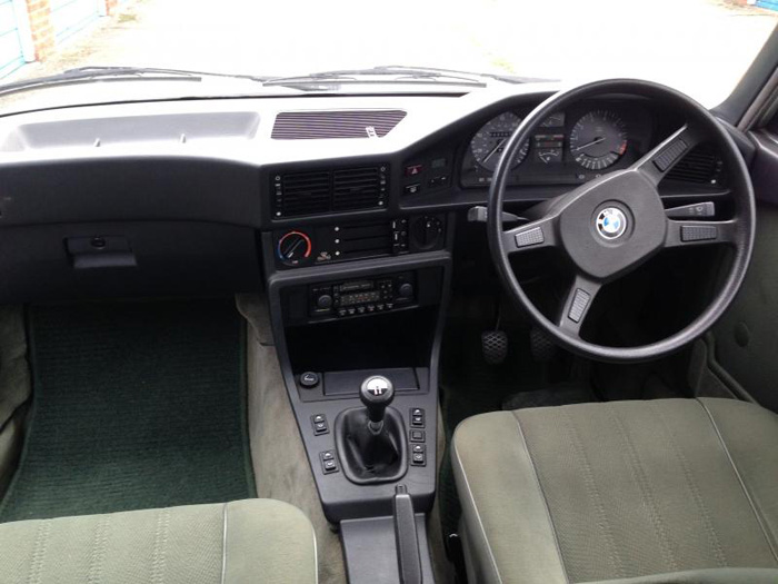 1982 BMW E28 525i Interior Dashboard Steering Wheel
