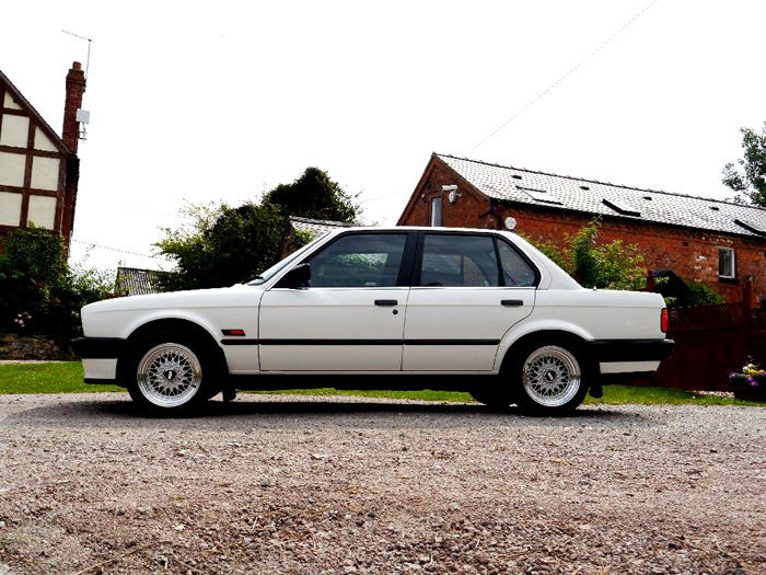 1990 BMW E30 320i 4