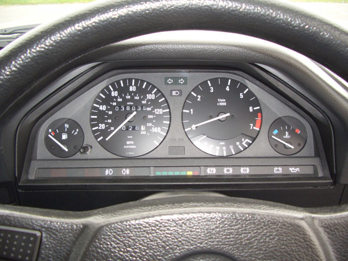 1989 e30 bmw 325i se auto dashboard