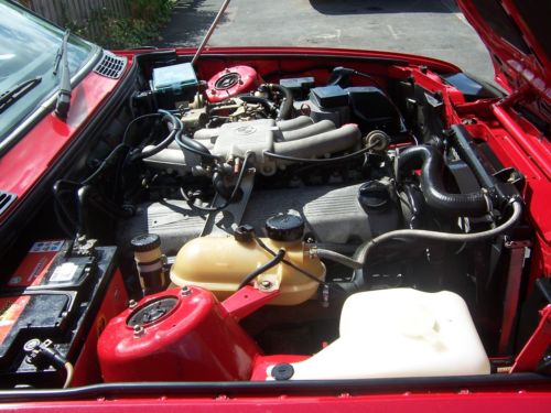 1985 BMW E30 323i Engine Bay 1