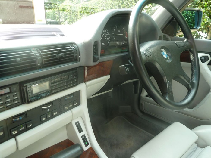1992 BMW E32 750iL Interior Dashboard