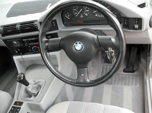 1993 BMW E34 525 SE Dashboard Steering Wheel