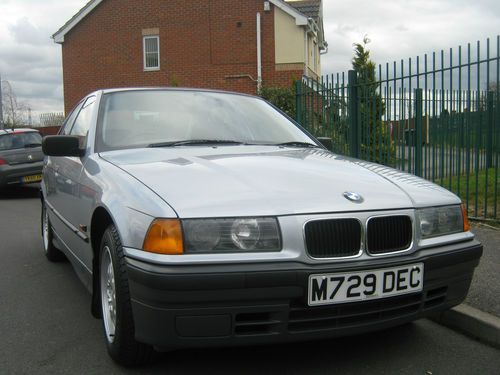 1995 BMW 318i Front