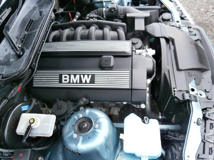 1996 BMW 323i Coupe Engine