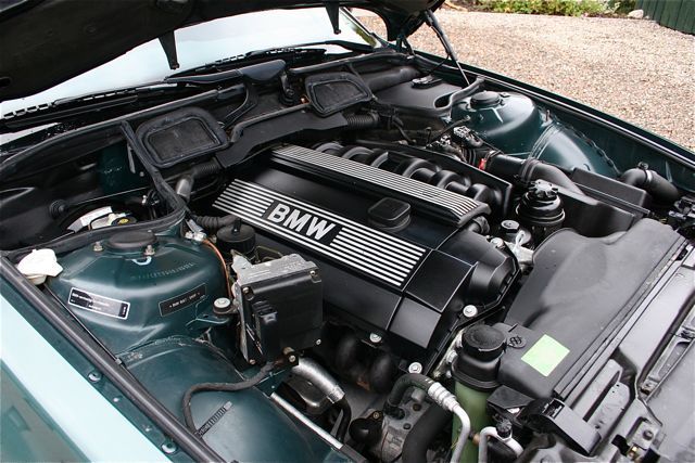 1997 bmw 728i auto green engine bay