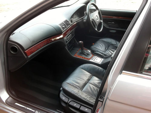 1997 BMW E39 523 2.5 SE Front Interior 2