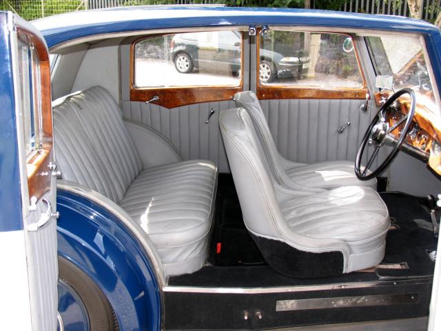 1938 bentley 4.25 litre park ward pillarless saloon interior 2