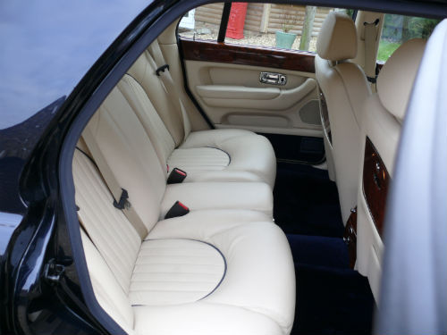 2001 bentley arnage 6.8 auto red label interior 2