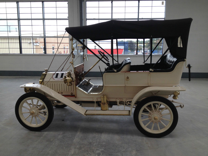 1910 Buick Model 10 Convertible 3