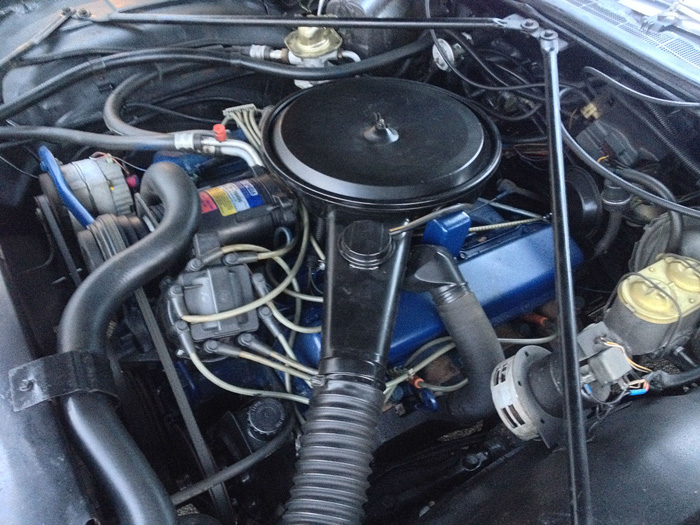 1976 Cadillac Fleetwood Brougham Sedan 8.2 V8 Engine Bay