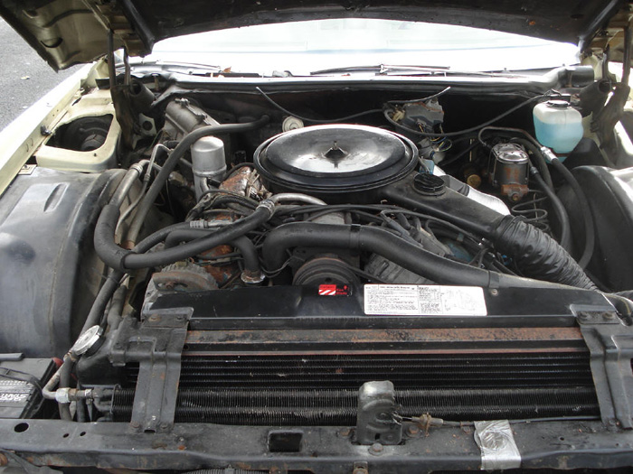 1977 Cadillac Fleetwood Eldorado 7.0 V8 Engine Bay