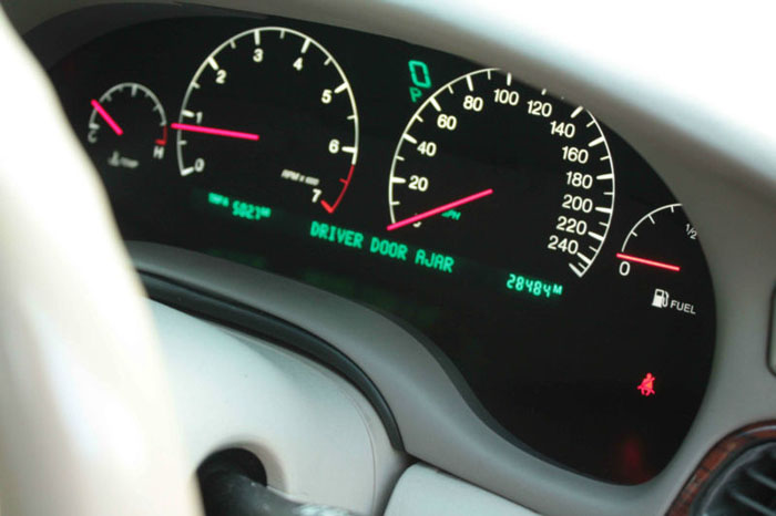 2001 cadillac seville sts v8 auto gold speedometer