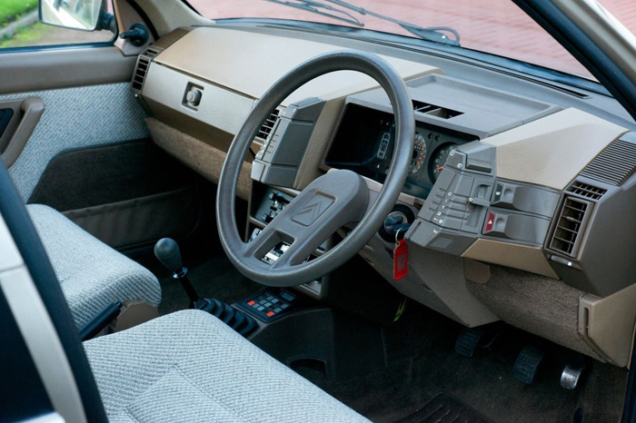 1985 Citroen BX 19 GT Interior 2