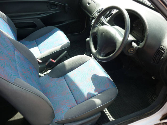 1999 citroen saxo white interior