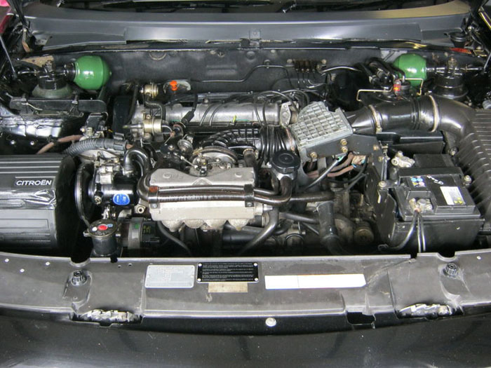 1990 citroen xm 2.0 si engine bay