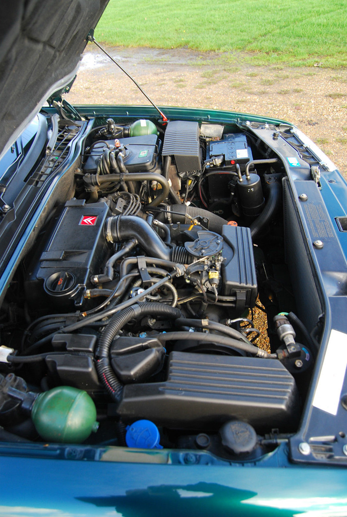 1994 Citroen Xantia 2.0 VSX Engine Bay 2