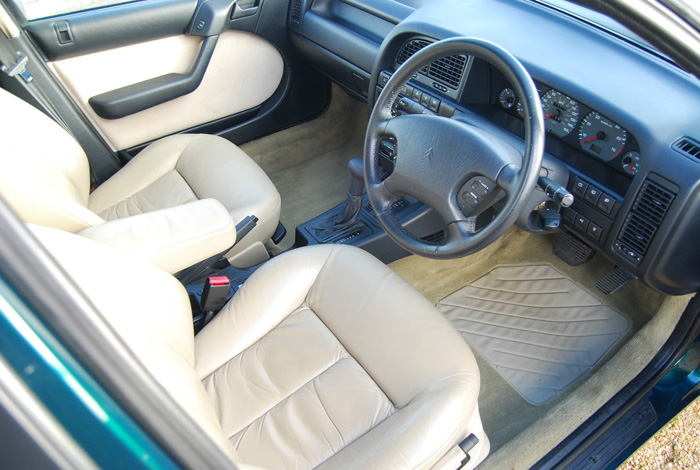 1994 Citroen Xantia 2.0 VSX Front Interior 2
