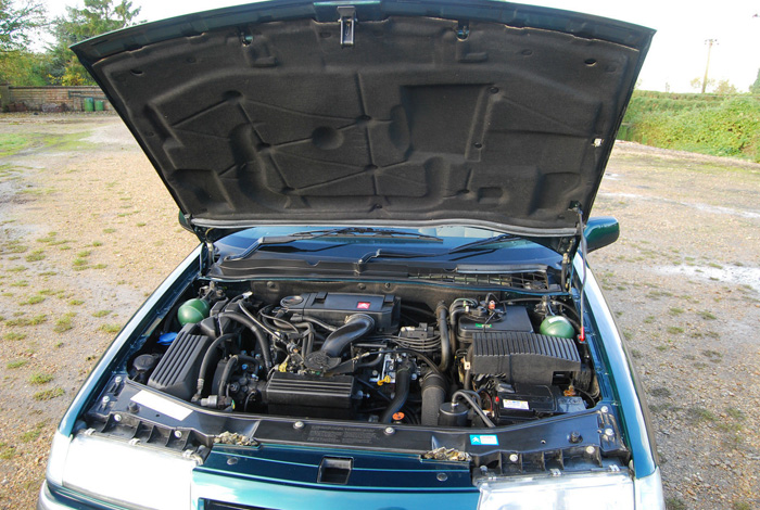 1994 Citroen Xantia 2.0 VSX Under Bonnet