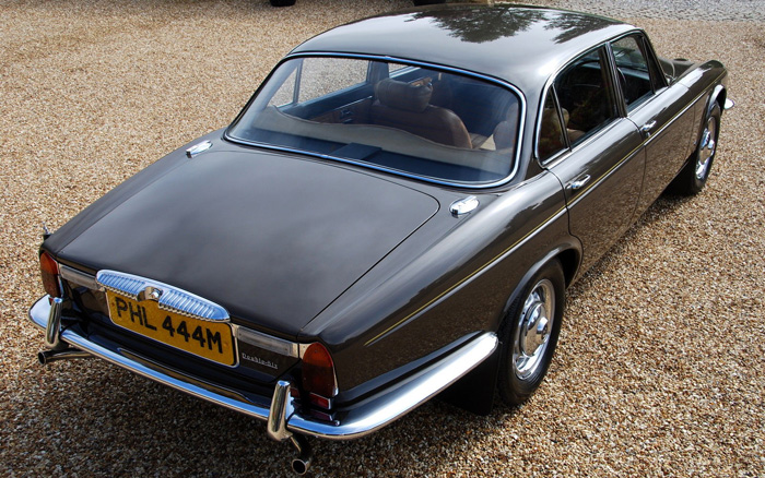 1974 Daimler Double Six Series II 5.3 V12 2