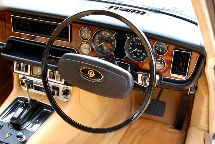 1974 Daimler Double Six Series II 5.3 V12 Interior Dashboard