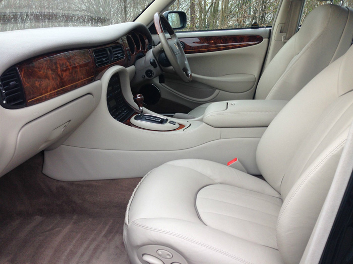 1998 Daimler X308 Super V8 LWB Front Interior