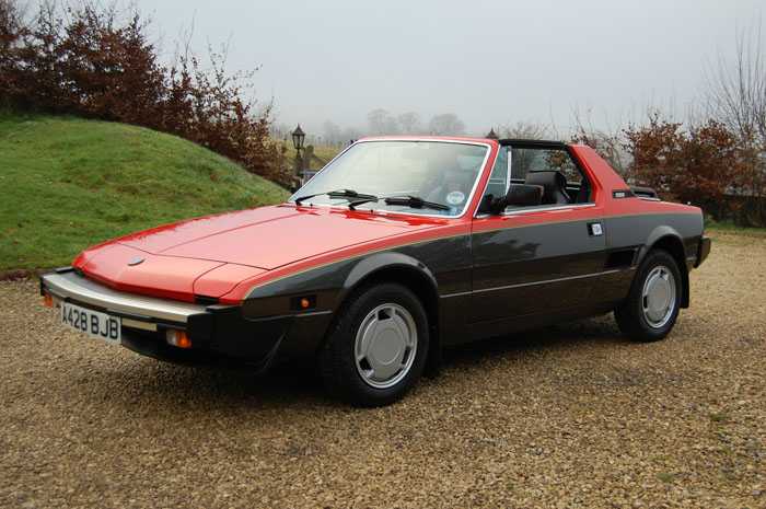 1984 Fiat X19 VS 2