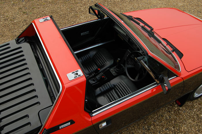 1984 Fiat X19 VS Interior