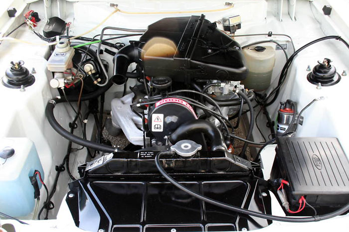 1985 concours ford capri 2.0 laser engine bay 2