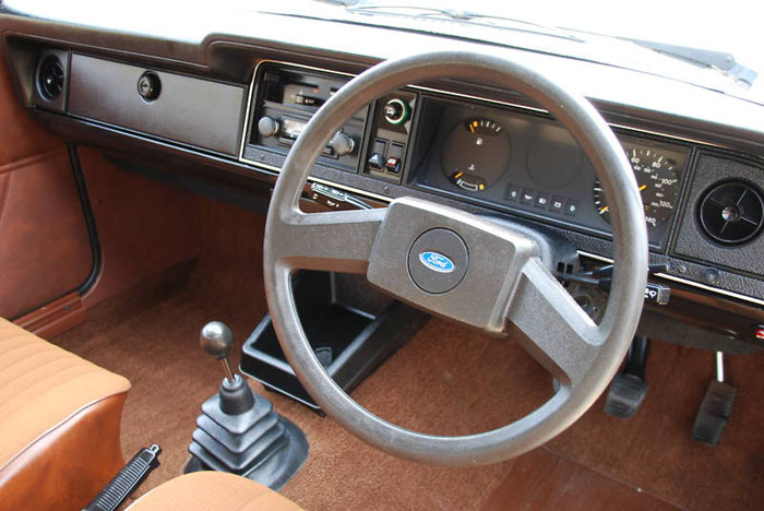 1979 ford cortina mk 4 1.6l dashboard