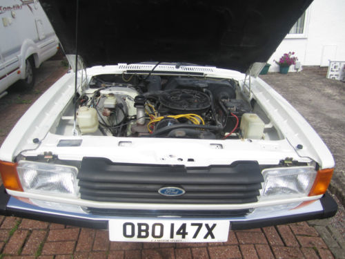 1982 ford cortina l white mk5 1.6 engine bay