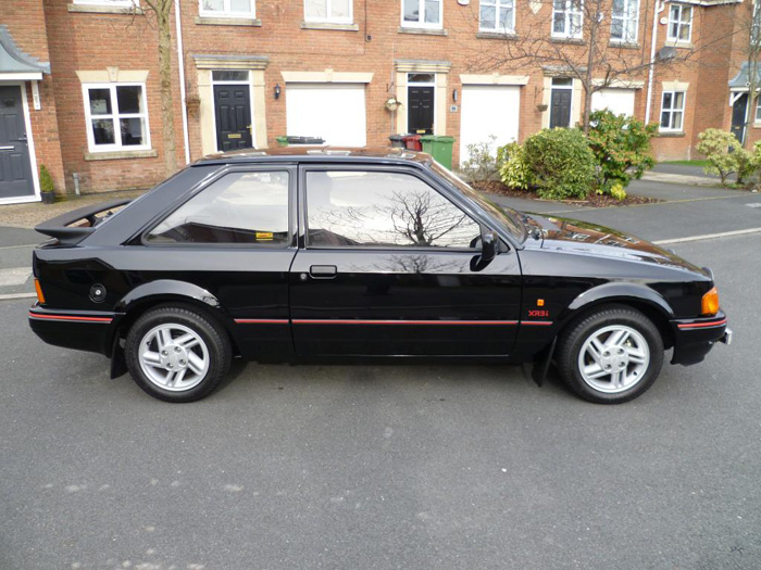 1986 Ford Escort MK4 XR3i Right Side