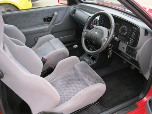 1989 ford escort 1.6 rs turbo series ii standard interior 2