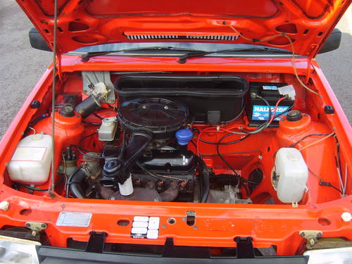 1981 ford escort mk3 1.1l engine bay