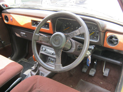 1980 mk2 ford escort 1.6 ghia interior dashboard