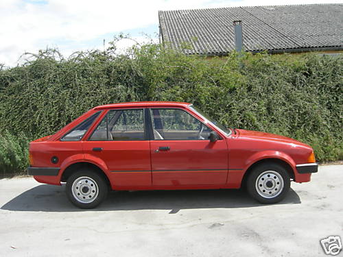 1982 ford escort mk3 1.1l 5dr 4