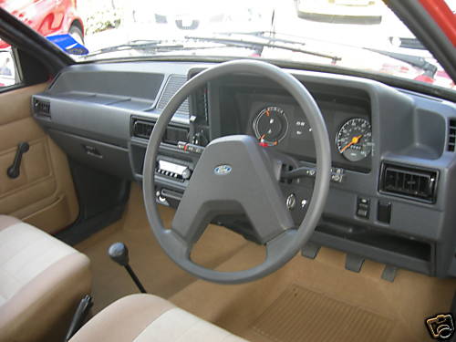 1982 ford escort mk3 1.1l 5dr dashboard