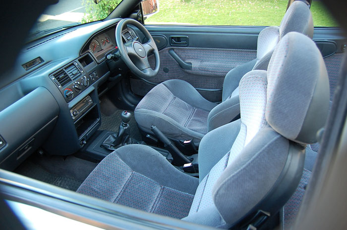 1992 Ford Escort Mk5 XR3i Convertible Interior