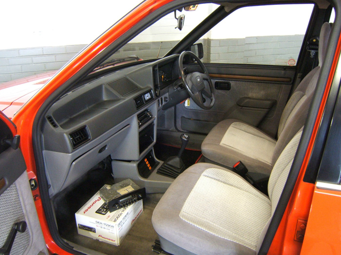 1983 Ford Escort MK3 1.6 Ghia Front Interior 2