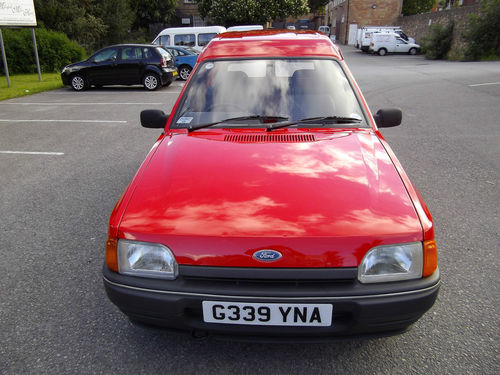 1990 Ford Escort MK4 1.3 Van Front